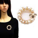 Bee Round Rhinestone Brooch Pin: Gold-Clear