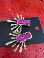 Colorful earrings featuring gold-plated decorative motifs: Pink
