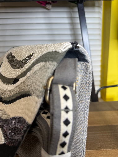 Wave Still /Cross Body